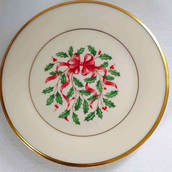 Lenox Other - LENOX Plate Red Ribbon Pattern